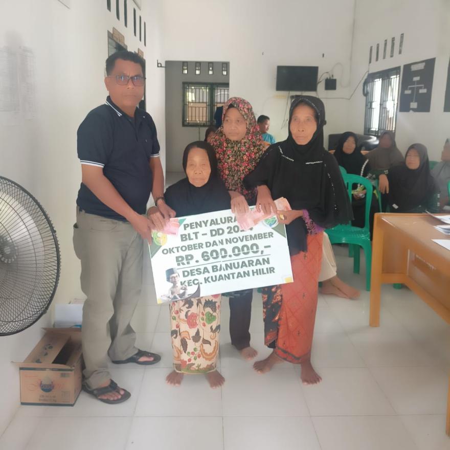 Penyaluran BLT-DD Bulan Oktober dan November 2024 di Desa Banuaran, Kuantan Hilir